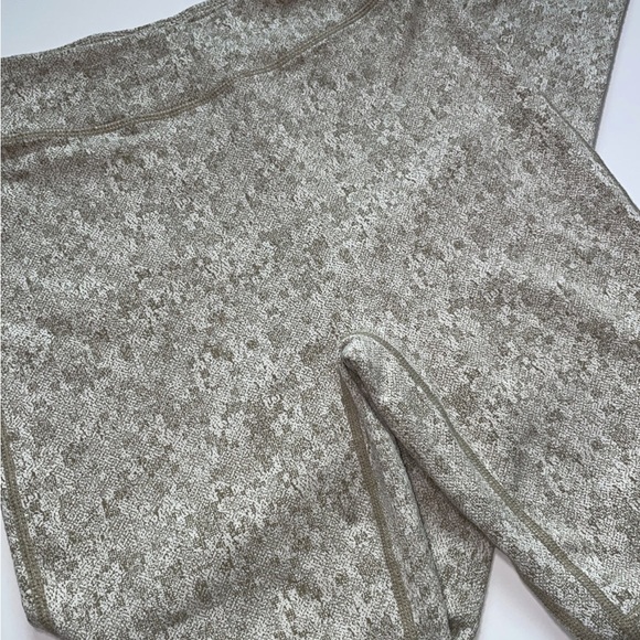 Gymshark DRY beige snakeskin print active Leggings SzS - Picture 2 of 12